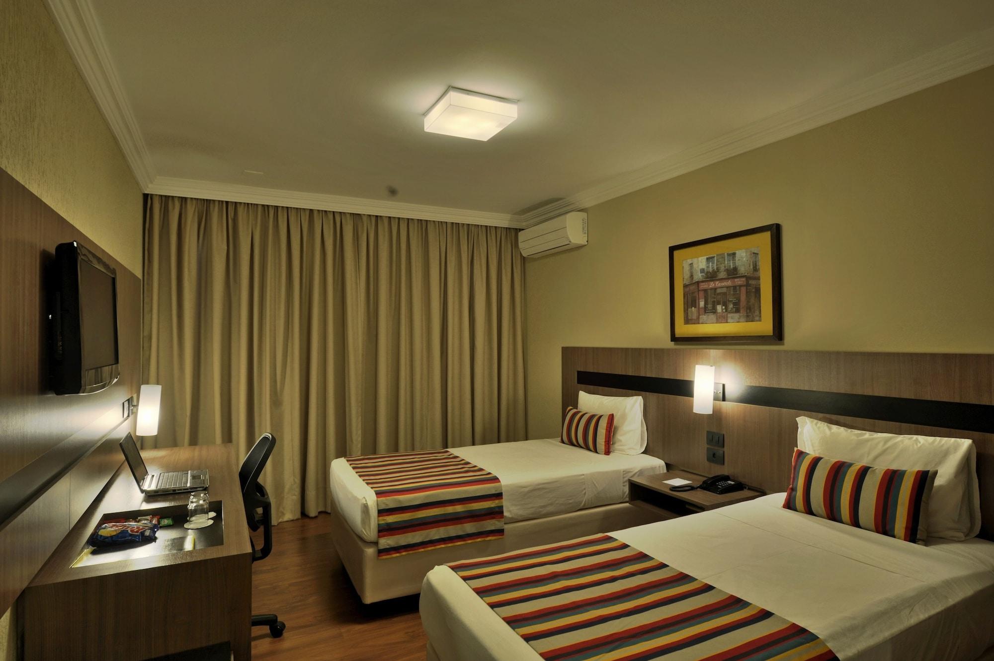 Hotel Deville Express Cascavel Cascavel  Eksteriør bilde