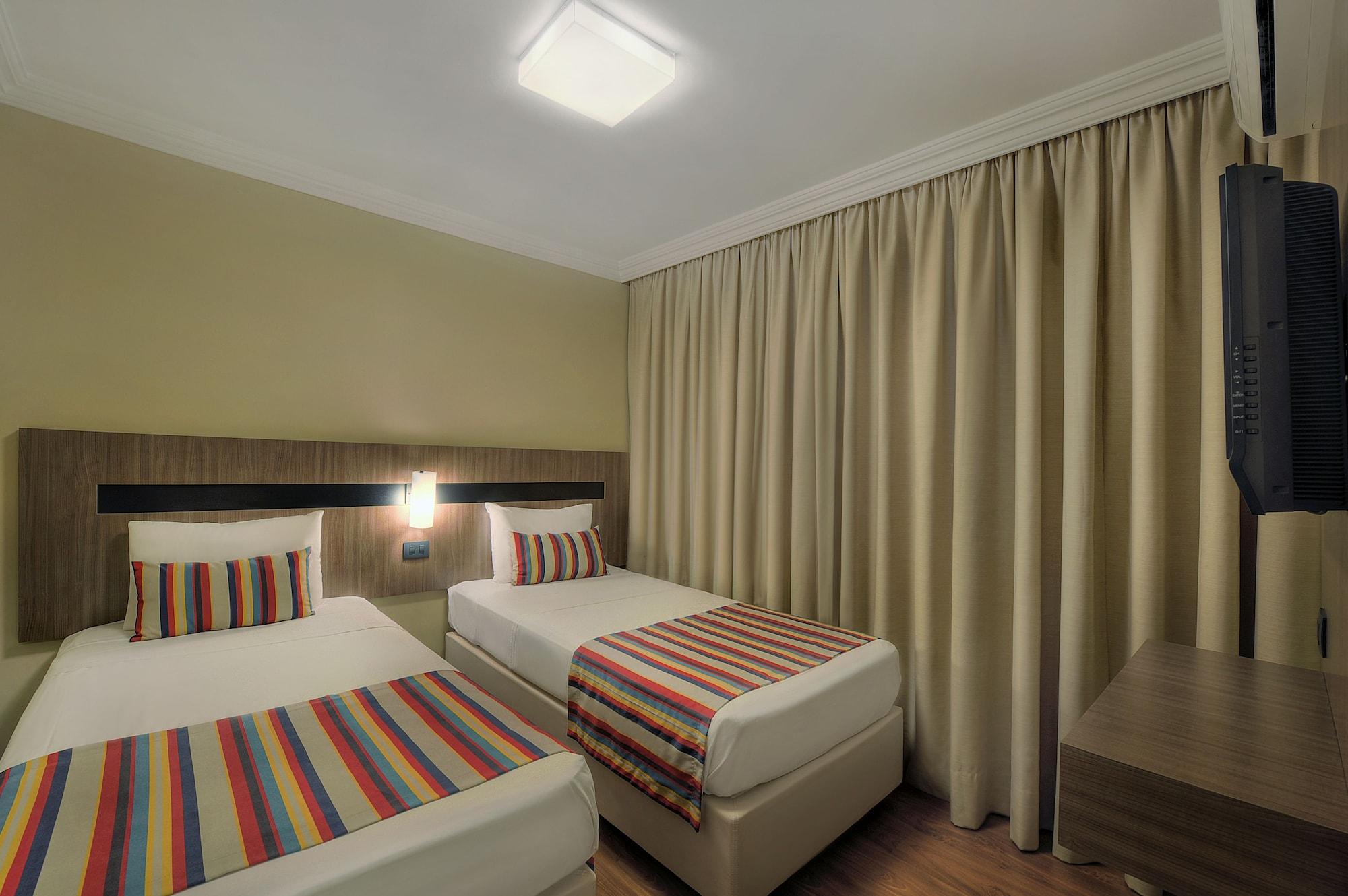 Hotel Deville Express Cascavel Cascavel  Eksteriør bilde