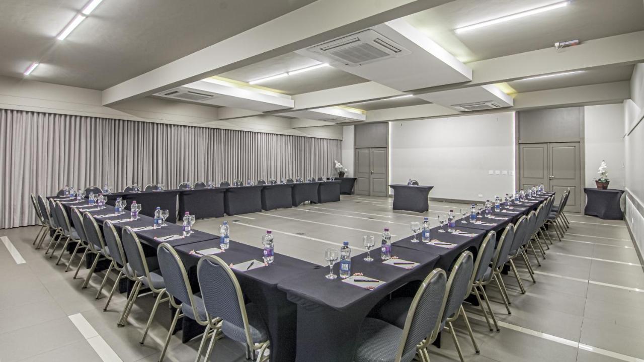 Hotel Deville Express Cascavel Cascavel  Eksteriør bilde
