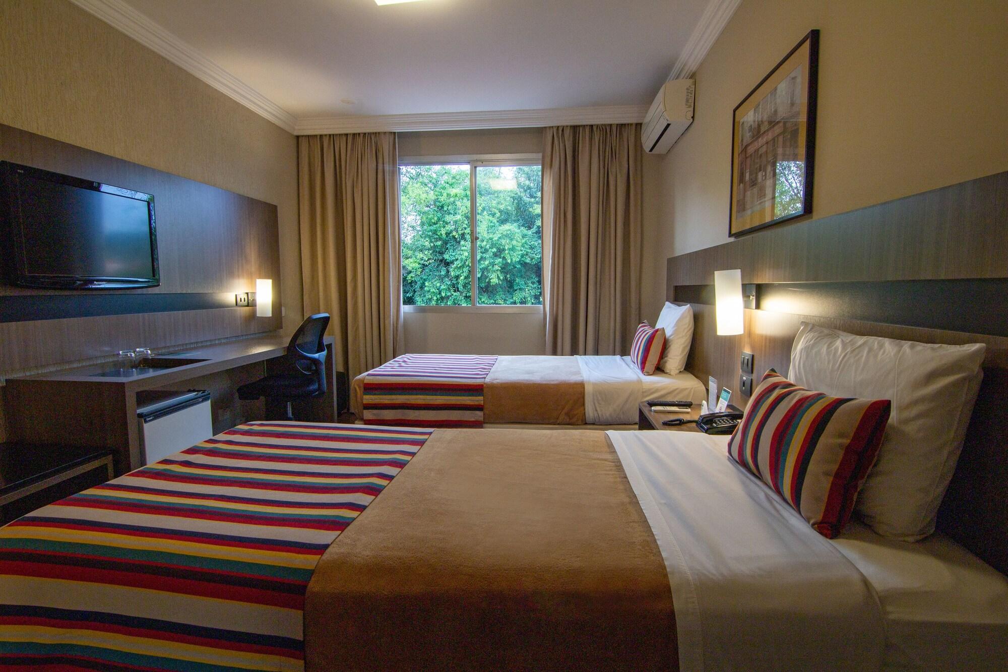 Hotel Deville Express Cascavel Cascavel  Eksteriør bilde