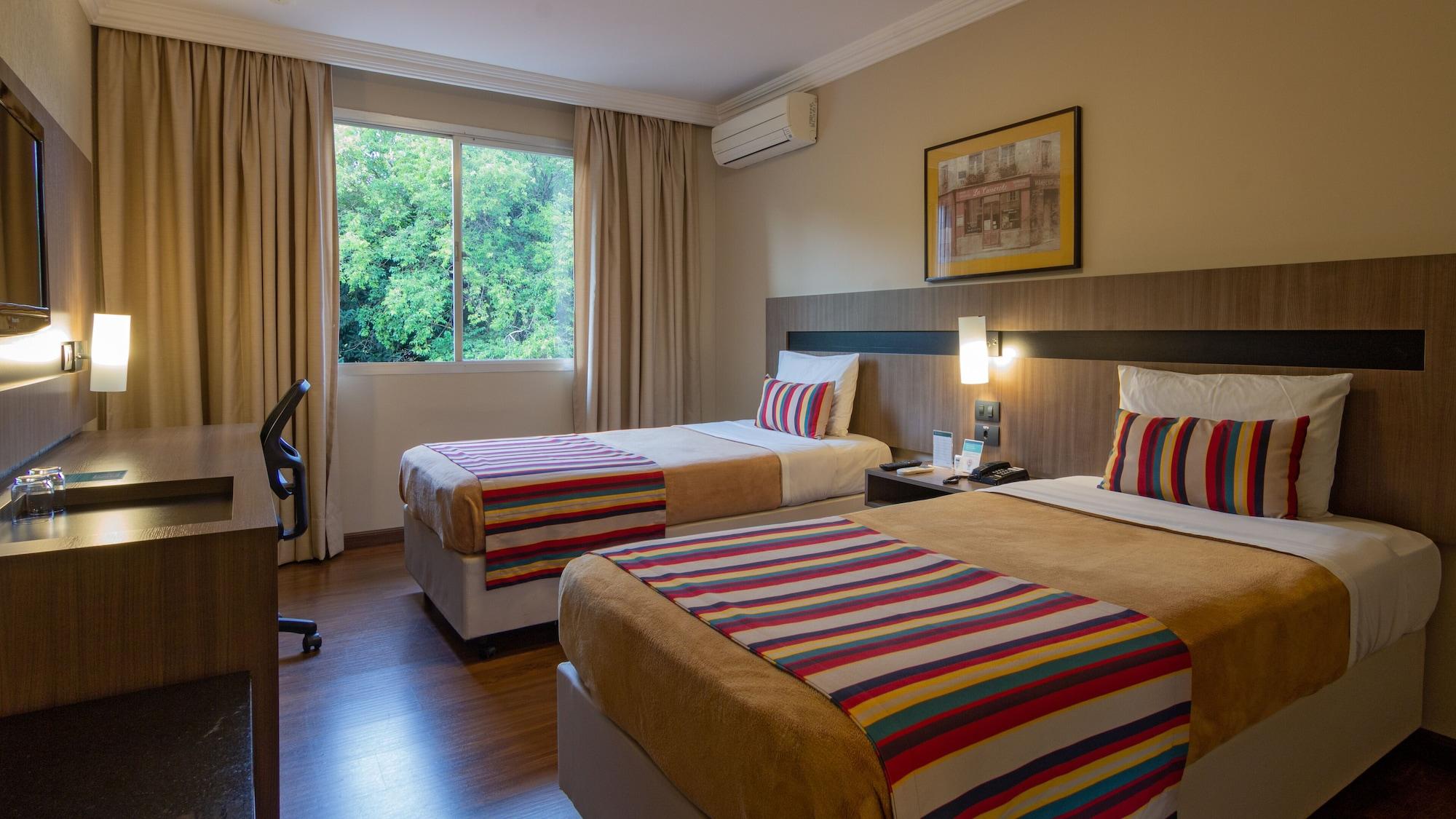 Hotel Deville Express Cascavel Cascavel  Eksteriør bilde