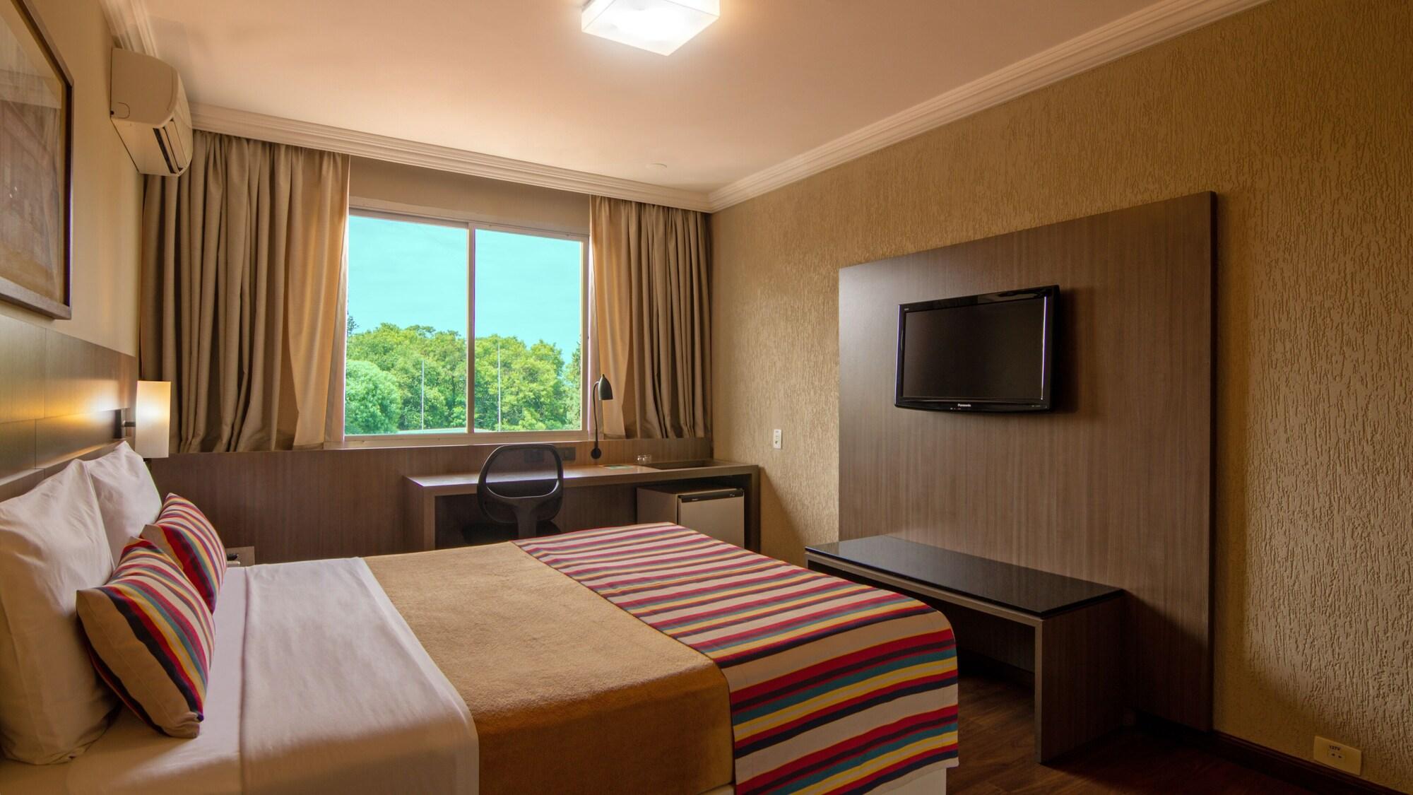 Hotel Deville Express Cascavel Cascavel  Eksteriør bilde
