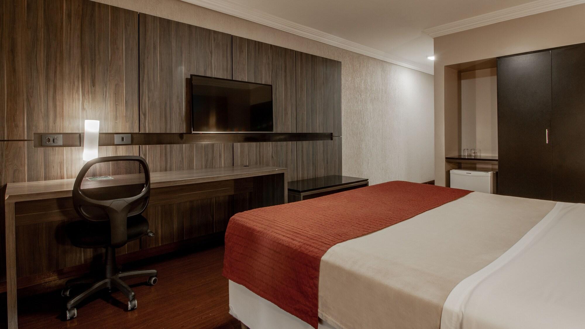 Hotel Deville Express Cascavel Cascavel  Eksteriør bilde