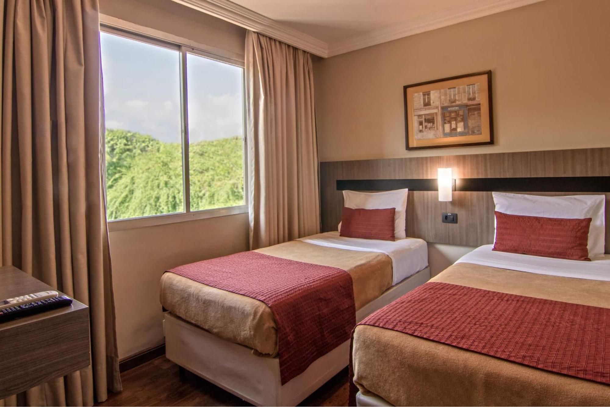 Hotel Deville Express Cascavel Cascavel  Eksteriør bilde
