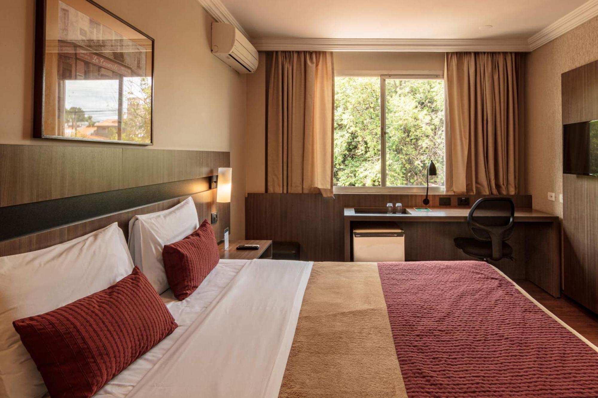 Hotel Deville Express Cascavel Cascavel  Eksteriør bilde