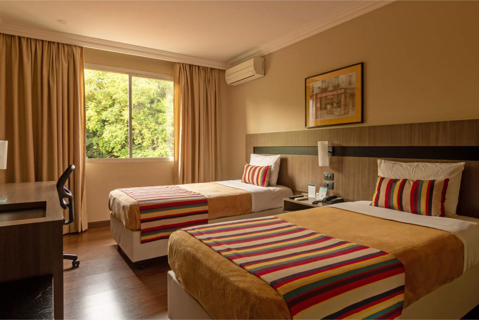 Hotel Deville Express Cascavel Cascavel  Eksteriør bilde