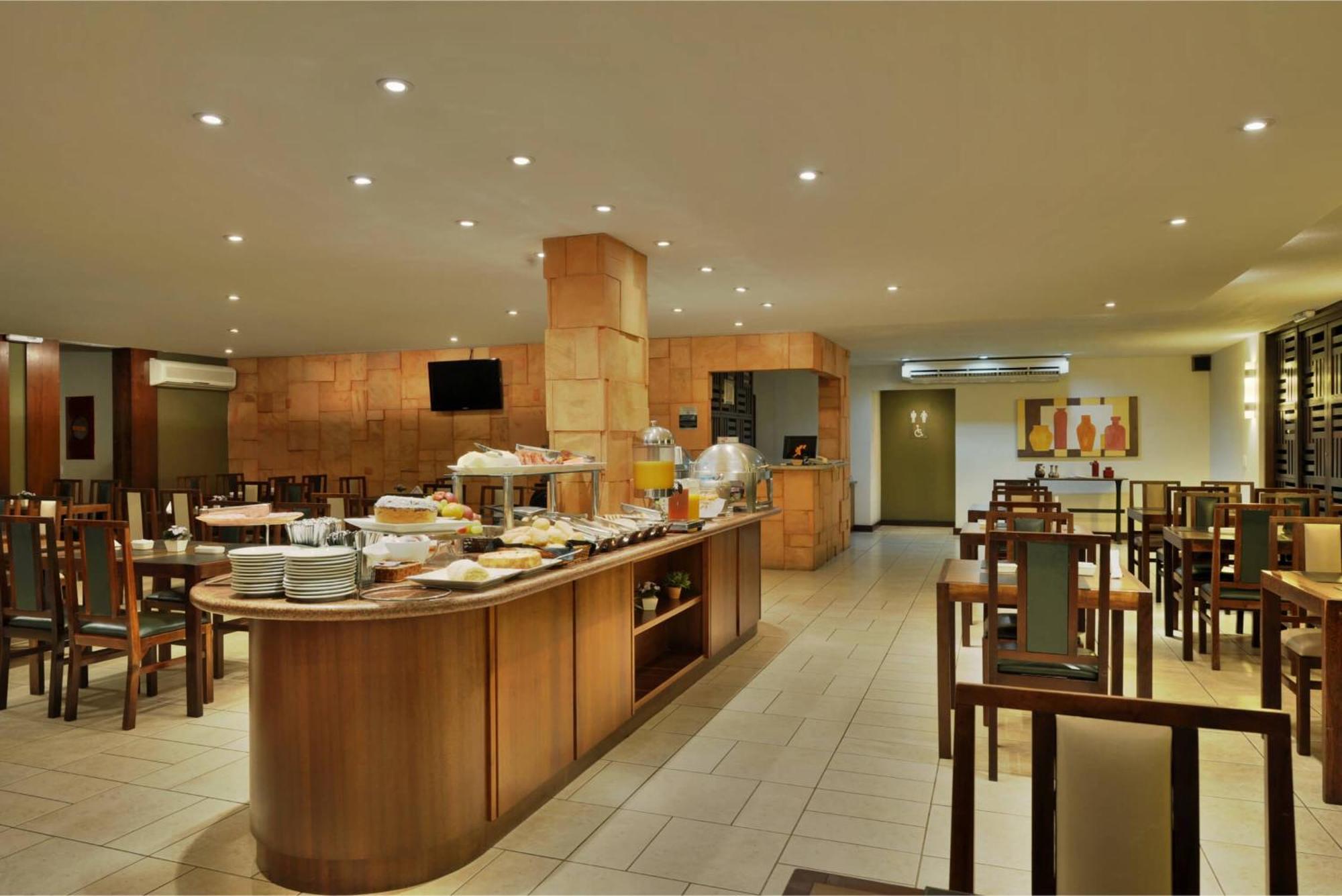 Hotel Deville Express Cascavel Cascavel  Eksteriør bilde
