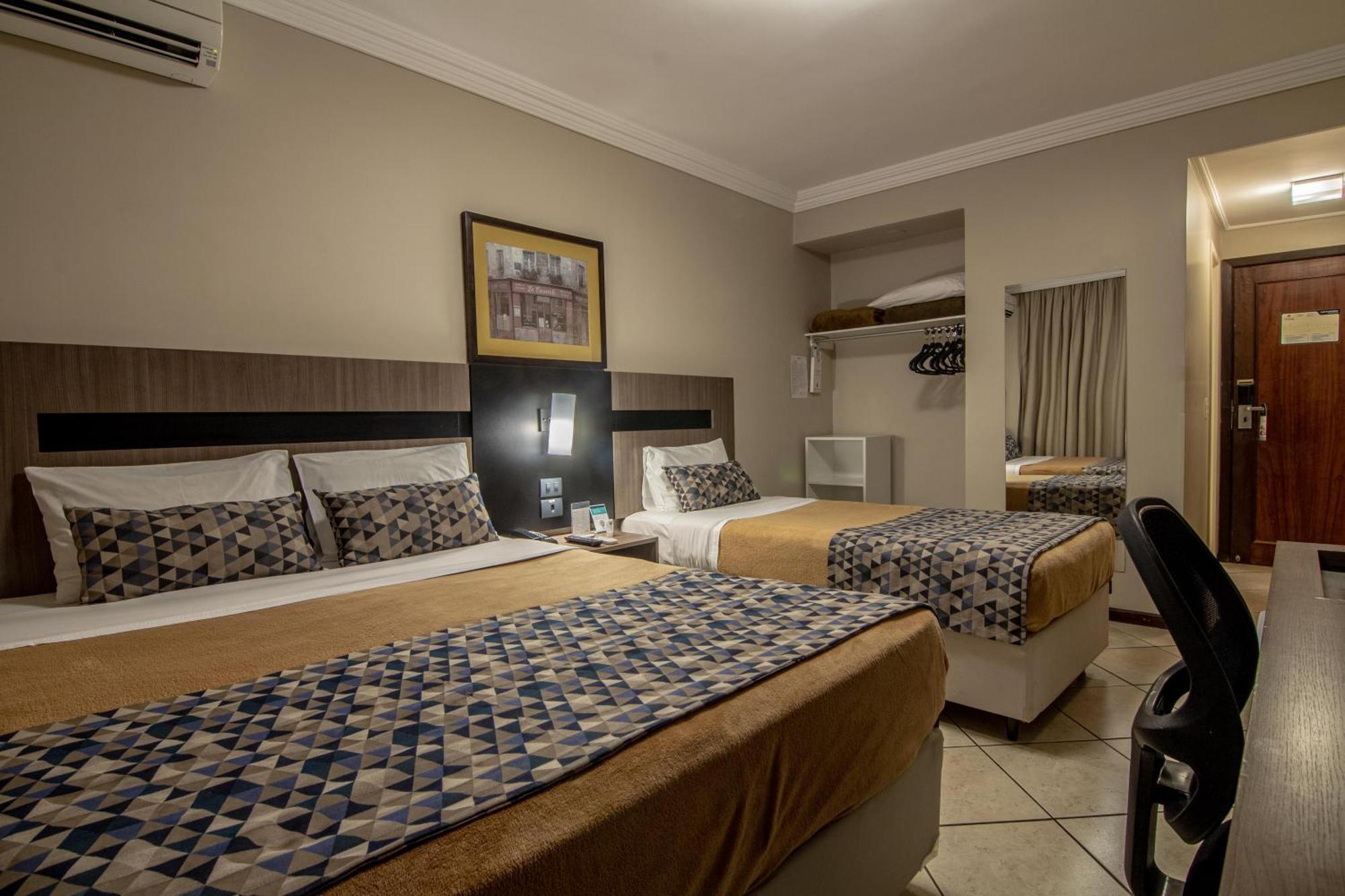 Hotel Deville Express Cascavel Cascavel  Eksteriør bilde